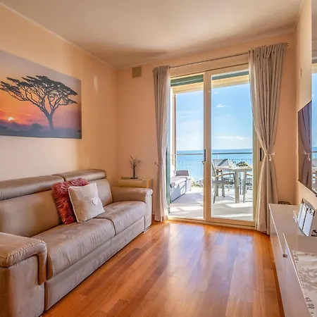 公寓 Terrazza Sul Mare 圣雷默